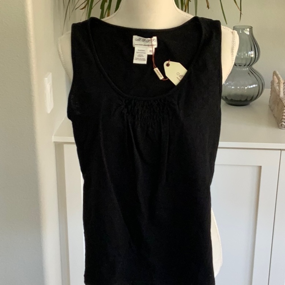 NWT MAX STUDIO Specialty products. XS TOP